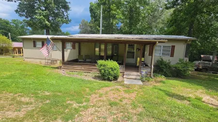 Charming 2-bedroom mobile home in Leatherwood Bay/KY Lake area, Dover,Stewart TN Отели в г. Стьюарт