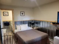 AppleTree Inn Hotels near Olde Tyme Candy Shoppe Radium