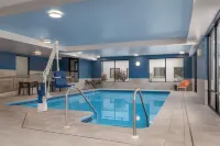 Hampton Inn Altoona - Pools
