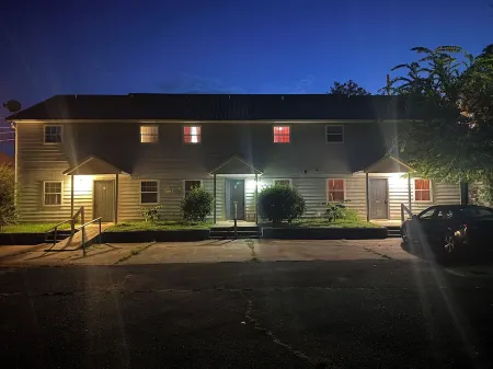 Near Spring River, 2-BR Condo #4 Downtown Hardy