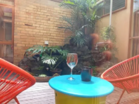 3 minutes walk to Train Station - Comfortable stay for 9 Hotels in Mount Waverley