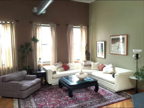 Affordable Month to Month In The Heart Of Chicago. 30 Day Minimum Bookings. Hotels in 