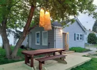 3-bedroom vacation home just a short walk to Lake Michigan
