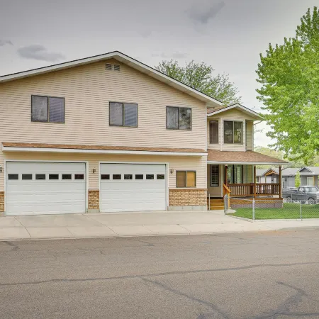 Charming Elko Home w/ Pool Table!