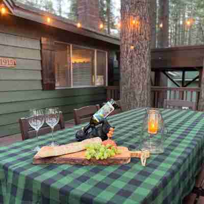 Come Snuggle up at Cozy Bear Cabin! Dining/Meeting Rooms