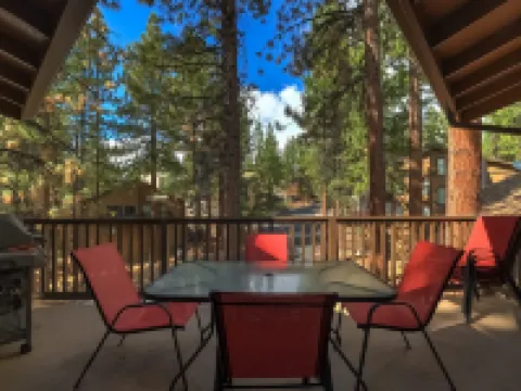 Family Fun Getaway - 3 Story Condo Hotels in Zephyr Cove–Round Hill Village