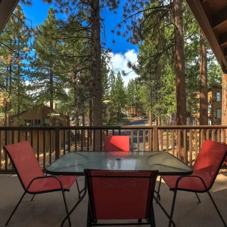 Family Fun Getaway - 3 Story Condo
