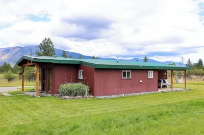 Charming cabin in Trout Creek Hotels in der Nähe von Thompson Falls High Bridge