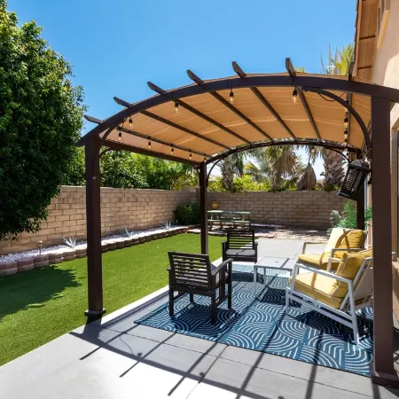 Stylish House in the Indian Palms Country Club. Walking distance to Coachella!