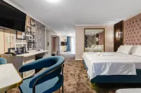 Rim Grand Hotel Hotel in zona Church of the Holy Apostles Peter and Paul