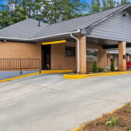 Scottish Inns - Atlanta Отели рядом с достопримечательностью «Станция метро "Гамильтон Э. Холмс"»