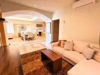 ANANA El Dorado 305 | Pool & Lake Views فنادق في 