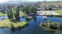 Sun Cove - Lake Entiat - 4 bedroom + fenced yard + Lake and Mountain views