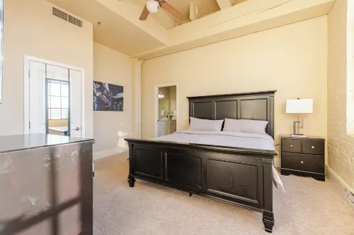 Picturesque Downtown Condo-Centralized Location with Secure Onsite Parking