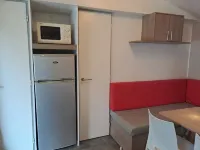 Mobile Home Dans un Camping Familial Animaux de Compagnie Acceptés Hotels in Munster