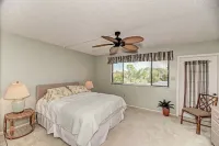 Fabulous 2-bedroom condo with AC in Punta Gorda Hotels in Burnt Store Marina