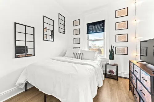 Oasis on the Hudson River: NYC Views & Vibes, Charming 2 Bedroom with Wifi