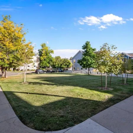 Cozy  condo with sunny rooftop  Patio -Perfect outdoor Oasis in Heart of Boulder