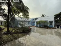 Mermaid Manor – Freshly Renovated 3Br 2BA Stuart Escape with Pool & Patio Hotels in Port Salerno