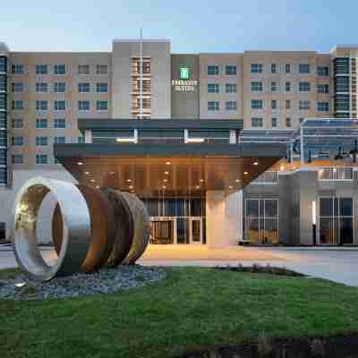 Embassy Suites by Hilton Kansas City Olathe Hotel Exterior