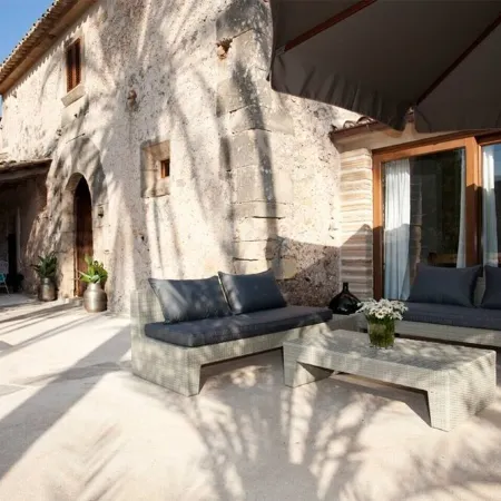 Peaceful modern Villa with great views and great location