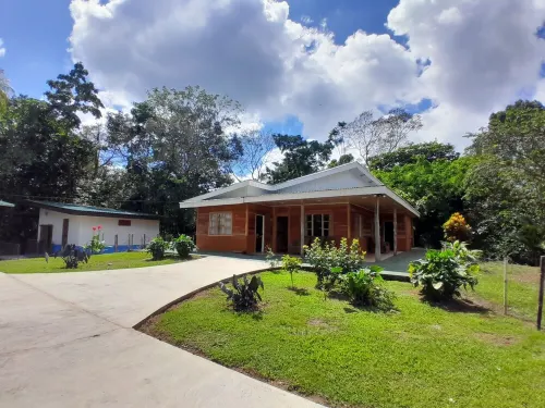 Casa Grande Para 5-12 Personas, Complejo Turistico Fuga Ecolodge Hotels in Carara