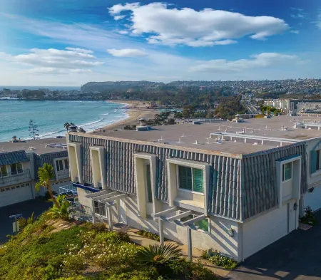 PANORAMIC OCEAN VIEWS-Recently updated. 3BR 2.5 Bath Отели рядом с достопримечательностью «The Pilgrim»