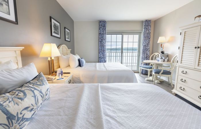 Bay Pointe Inn