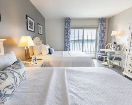 Bay Pointe Inn Hotels in Barry County