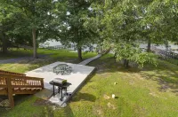 Secluded Haven - Private Dock, Boat Ramp, WiFi