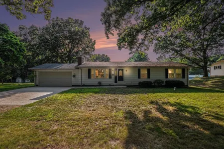 Winter Retreat-Close to Swiss Valley Ski & Trails