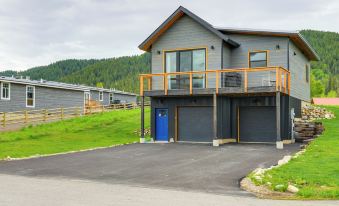 Quiet Alpine Hideaway w/ Panoramic Mountain Views!