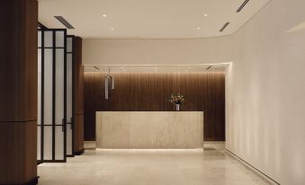 Vogue Hotel Montreal Downtown, Curio Collection by Hilton