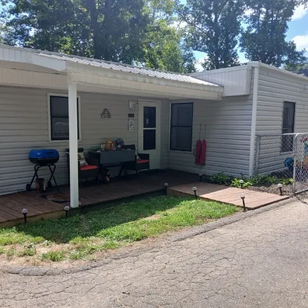 PROMO 10% WEEKLY/20% MONTHLY Pet Friendly, Home, private fenced yard.
