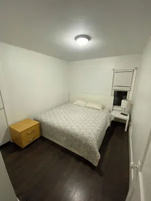 Bungalow close 2 Lake Erie: 3 beds/2 full bathrooms/big living room/kitchen/deck Windmill Point附近的飯店