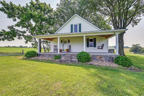 Dobson Farmhouse w/ Scenic Porch - Near Vineyards! - Homestays