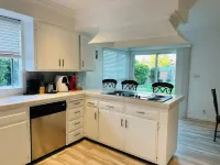 Spacious 4-bedroom house in beautiful Baldwin Park with WiFi, AC Hoteles en Baldwin Park