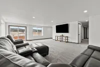 4 bed, 3 Bath, Hot tub, Convenient location, Wi-fi Hotels in Summerset