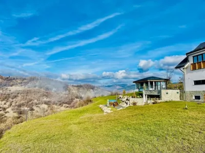 Valley View and Pool Breaza 住宿飯店