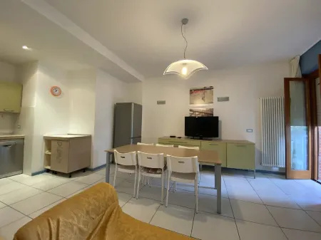 Large apartment in the heart of Lignano + parking! Suitable for one or more families!