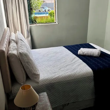 Beachfront · 2-bedroom apartment with pool, Wi-Fi, and garage in Vilas do Atlântico