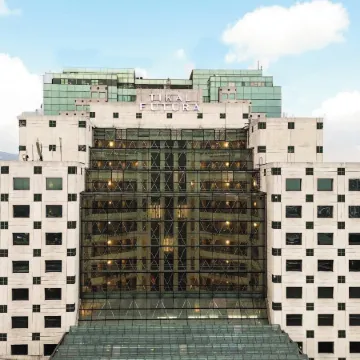 Tikal Futura Hotel & Convention Center Отели рядом с достопримечательностью «Рельефная карта Гватемалы»