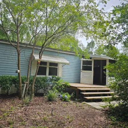 Enzo's  Retreat. 6 minutes to Ichetucknee Springs! Family friendly