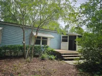Enzo's  Retreat. 6 minutes to Ichetucknee Springs! Family friendly