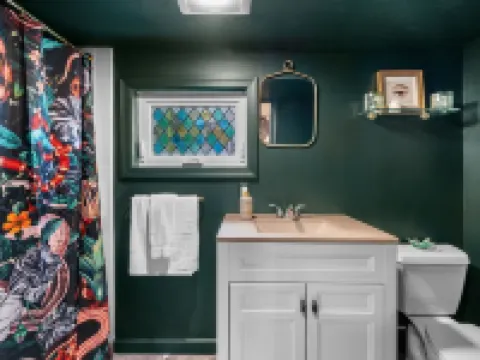 Witchy Hideaway Cottage; Close to Beaches, Salem & Train to Boston ビバリーのホテル