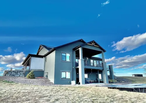 Beautiful vacation home on 5 acres with Mountain views.