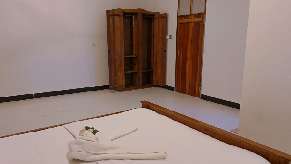 Zanzibar Bliss – Uroa Beachfront 2Br Retreat with Balcony & WiFi
