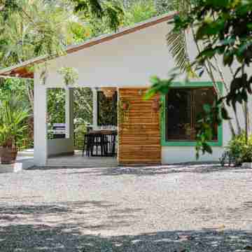Selva Blanca, Jungle Retreat. Charming 4Bdr house with AC, WiFi & Private Pool Hotel Exterior