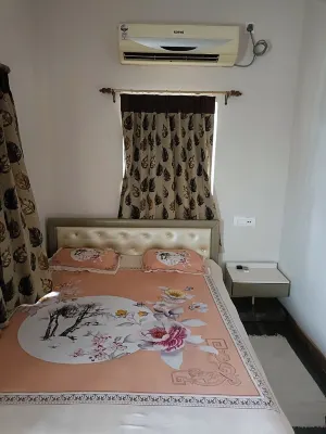 Cozy 1-bedroom apartment with WiFi, AC in delightful Kolkata
