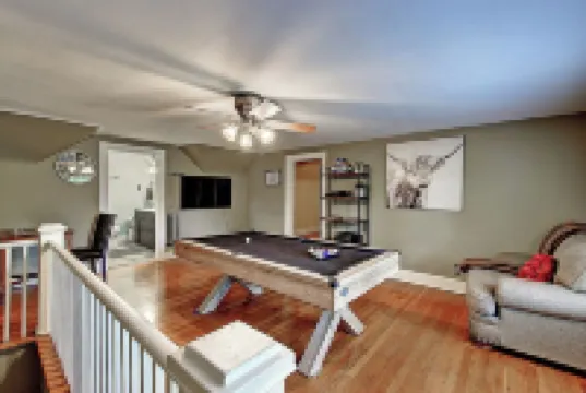 Fort Henry - Pool Table, Fire Pit, Prime Location in Kingsport